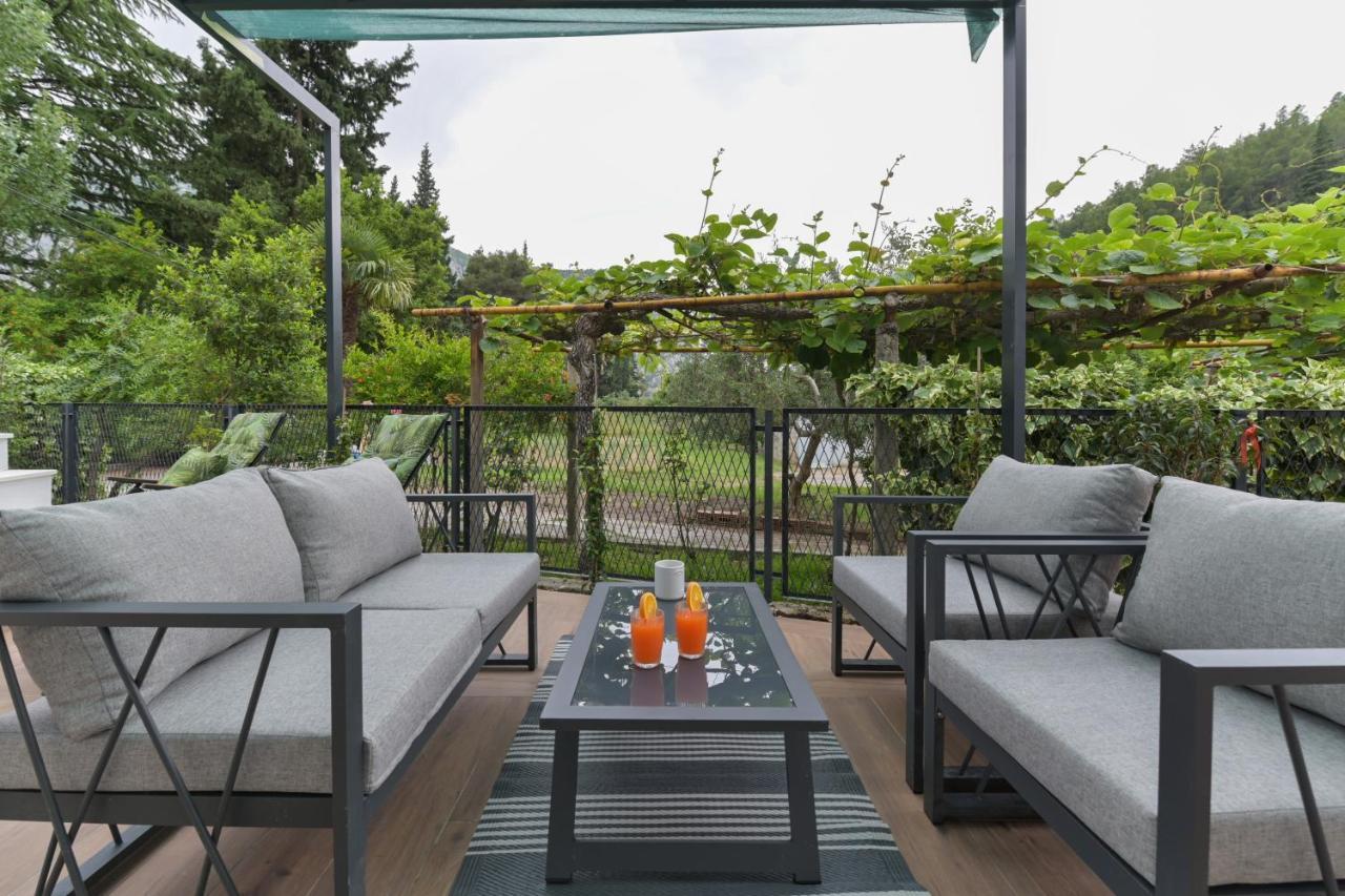 Holiday Home Greystone Omiš Buitenkant foto